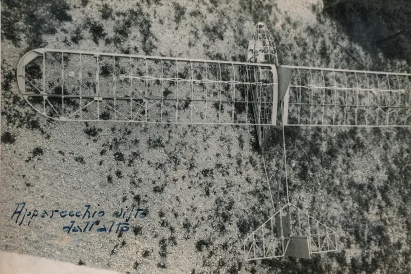 Das Segelflugzeug “Friuli” von oben gesehen. Um die Aerodynamik zu verbessern, hatte Zannier zusätzlich zum stromlinienförmigen Cockpit auch die Flügelspitzen verjüngt.